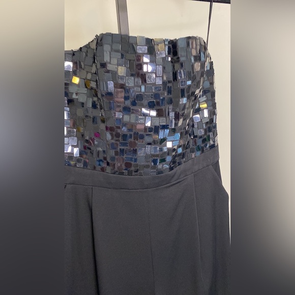 Alice + Olivia
Jeri Sequin Embellished Jumpsuit - Picture 15 of 16